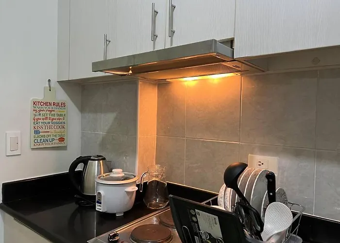Jazz Residences - 1 Bedroom With Balcony - Cable, Wifi & Netflix * Manila